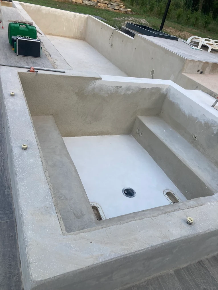 Chantier de piscine en cours